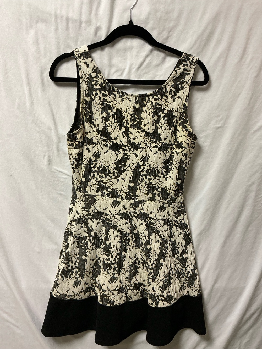 Anthropologie Le Lis Black & Cream Floral Lace Tank